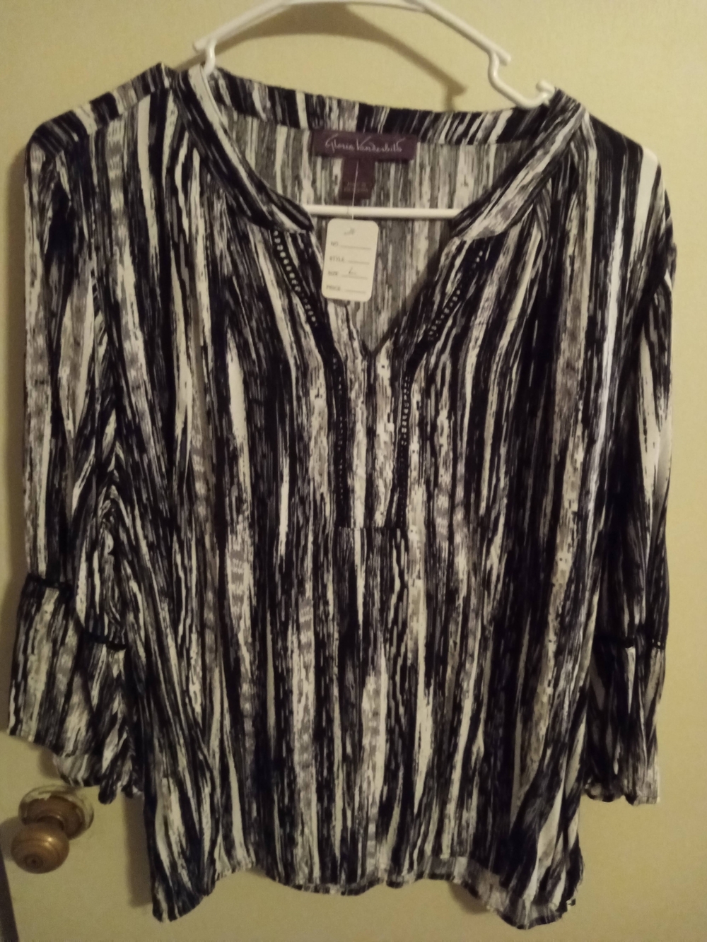 Gloria Vanderbilt Black & White Brushstroke Tunic Blouse